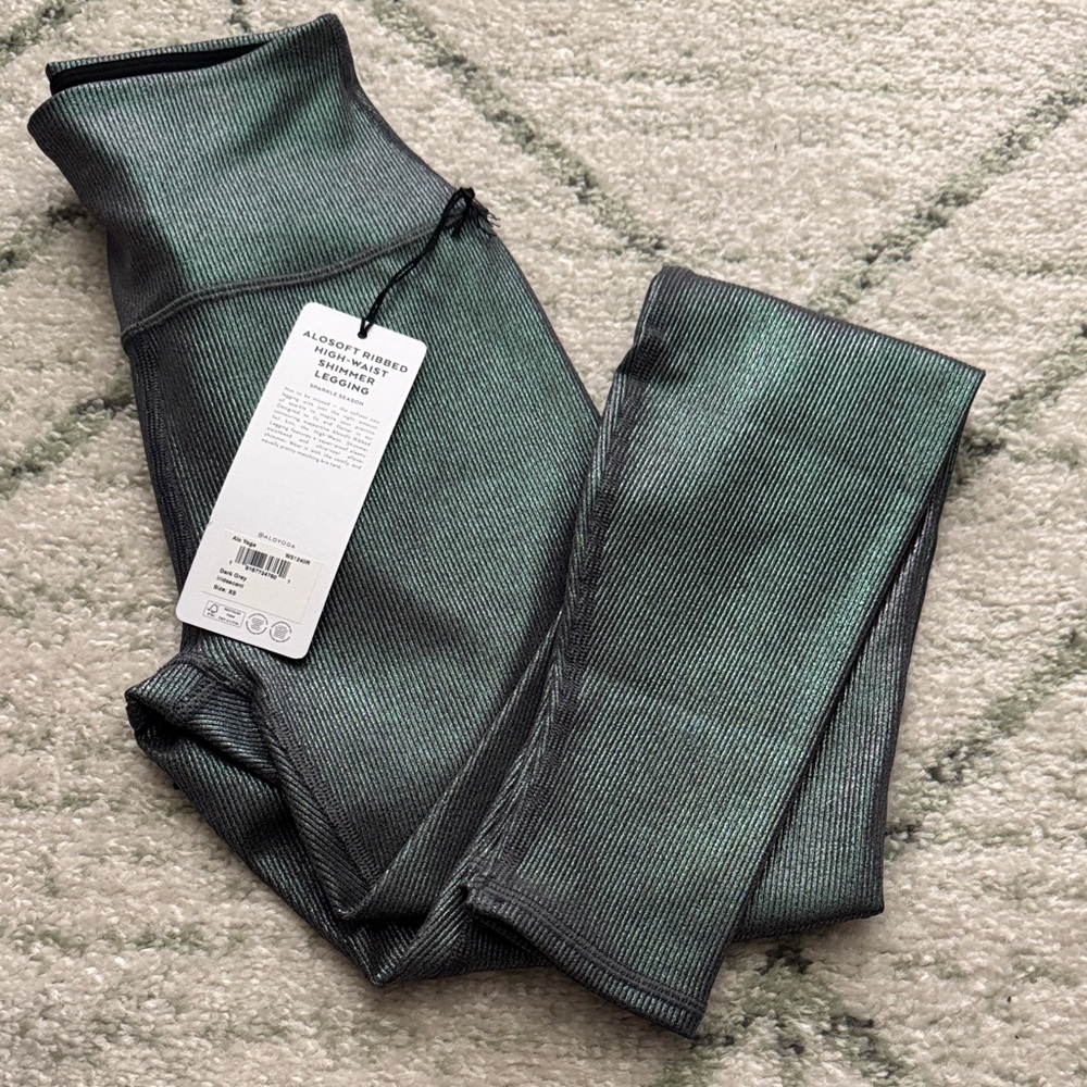 NWT - alo yoga HW shimmer legging Size XS / dark green grey iridescent